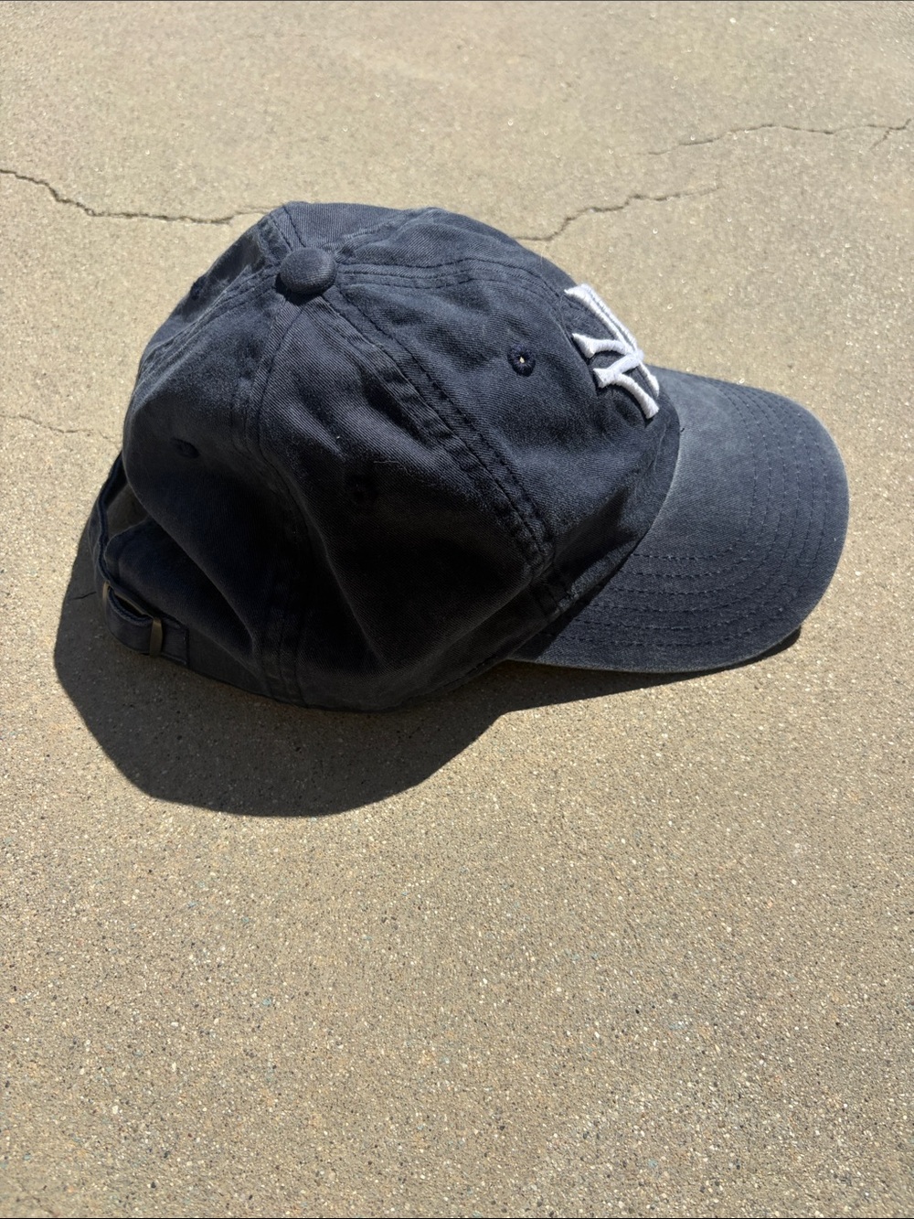 Vintage New York Yankees Navy Distressed Baseball Cap - Picture 2 of 6